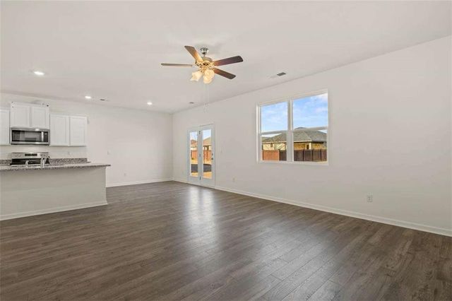 331 Friendship Oak Way, Hampton, GA 30228