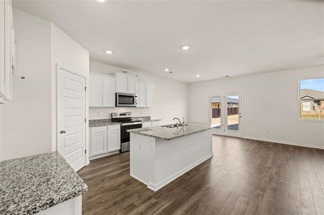 331 Friendship Oak Way, Hampton, GA 30228