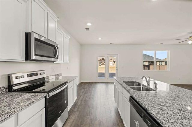 331 Friendship Oak Way, Hampton, GA 30228