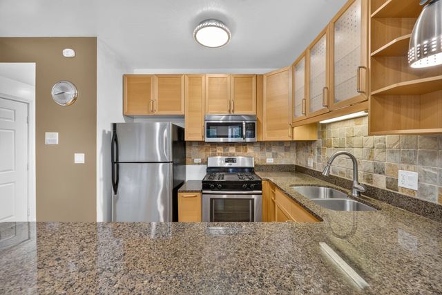6938 S Dorchester Avenue 2, Chicago, IL 60637