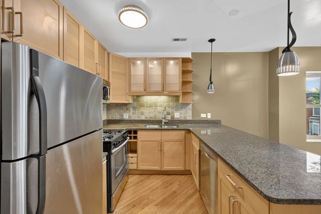 6938 S Dorchester Avenue 2, Chicago, IL 60637