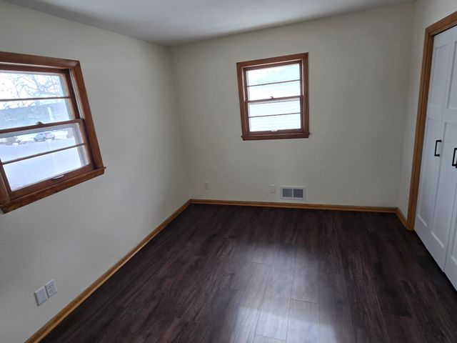 1466 Charlton Street, West Saint Paul, MN 55118