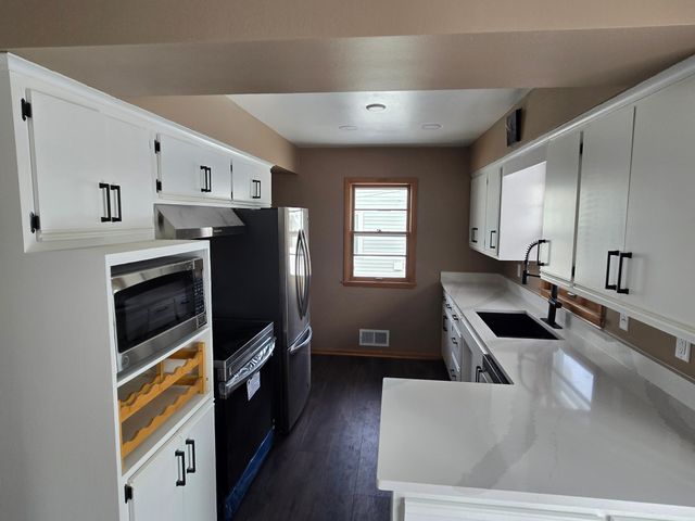 1466 Charlton Street, West Saint Paul, MN 55118