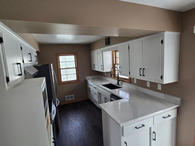 1466 Charlton Street, West Saint Paul, MN 55118