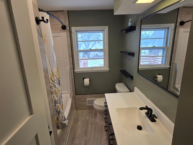 1466 Charlton Street, West Saint Paul, MN 55118