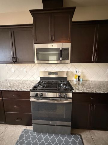 6153 W Marble Hill Drive, Fresno, CA 93722