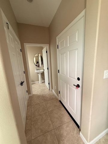 6153 W Marble Hill Drive, Fresno, CA 93722