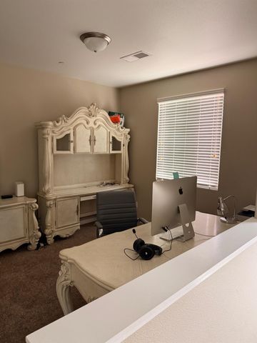 6153 W Marble Hill Drive, Fresno, CA 93722