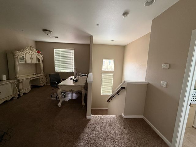 6153 W Marble Hill Drive, Fresno, CA 93722