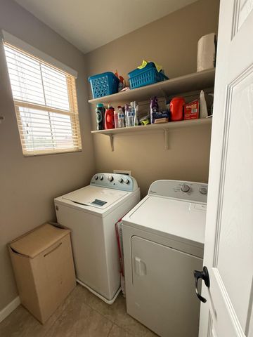 6153 W Marble Hill Drive, Fresno, CA 93722