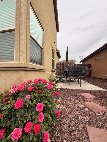 6153 W Marble Hill Drive, Fresno, CA 93722