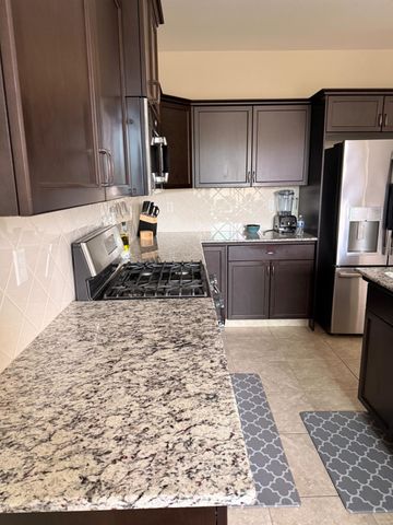 6153 W Marble Hill Drive, Fresno, CA 93722