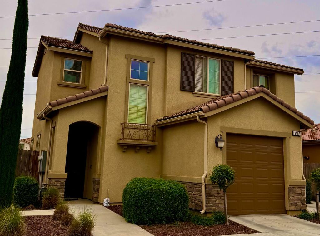 6153 W Marble Hill Drive, Fresno, CA 93722