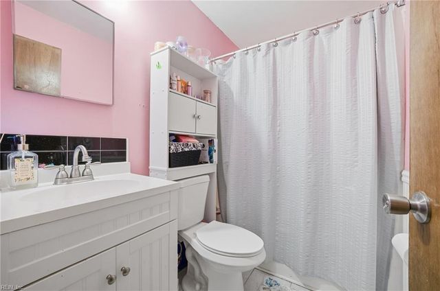 905 Laurie CT, Virginia Beach, VA 23464