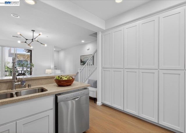 1343 Mckinley Ct, San Jose, CA 95126