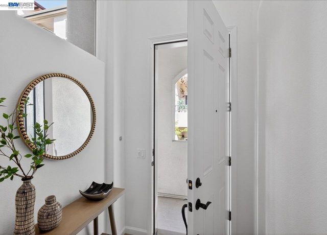 1343 Mckinley Ct, San Jose, CA 95126