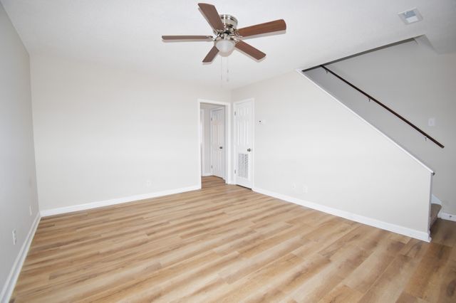 250 Winters Ct Apt G, Clarksville, TN 37043