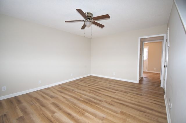 250 Winters Ct Apt G, Clarksville, TN 37043