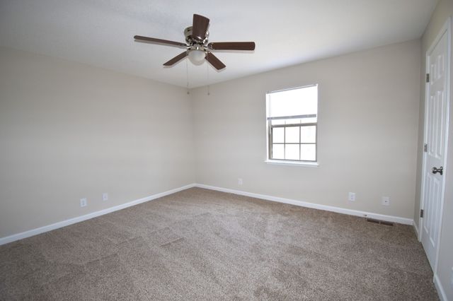 250 Winters Ct Apt G, Clarksville, TN 37043