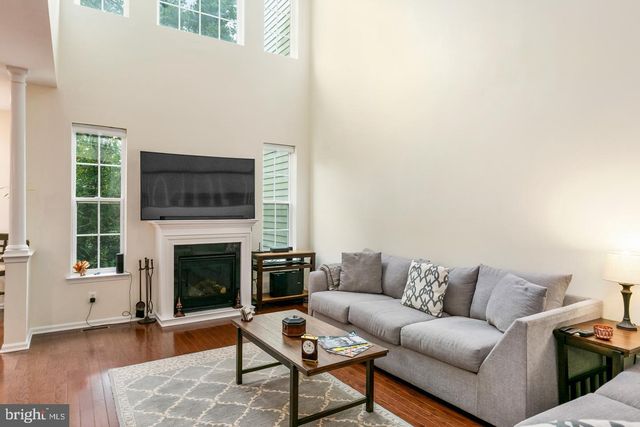 15 OVERLOOK DR, Mount Laurel, NJ 08054