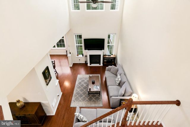 15 OVERLOOK DR, Mount Laurel, NJ 08054