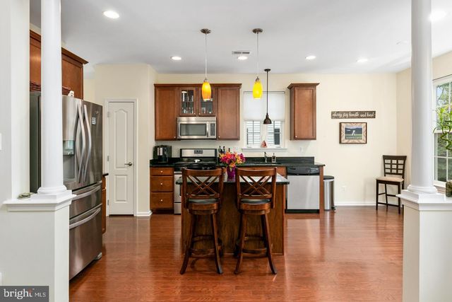 15 OVERLOOK DR, Mount Laurel, NJ 08054
