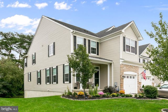 15 OVERLOOK DR, Mount Laurel, NJ 08054