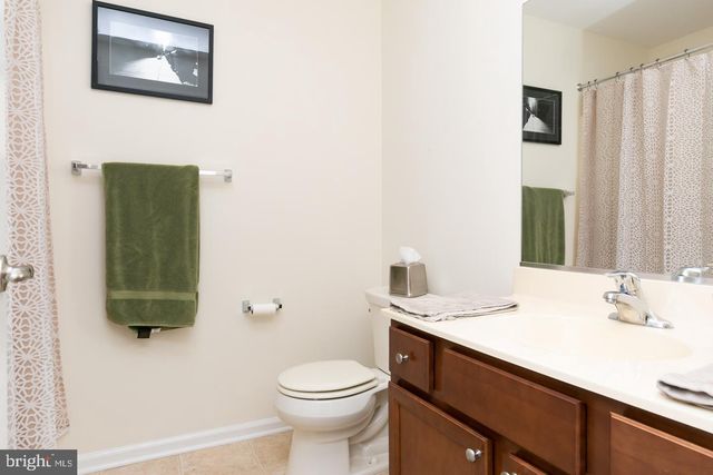 15 OVERLOOK DR, Mount Laurel, NJ 08054