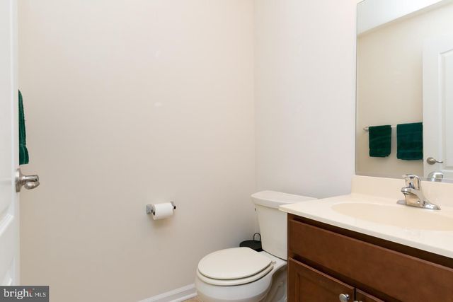 15 OVERLOOK DR, Mount Laurel, NJ 08054
