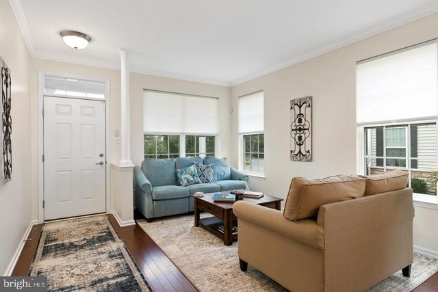 15 OVERLOOK DR, Mount Laurel, NJ 08054