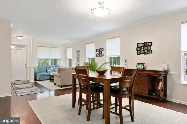 15 OVERLOOK DR, Mount Laurel, NJ 08054