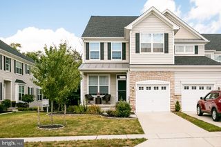 15 OVERLOOK DR, Mount Laurel, NJ 08054