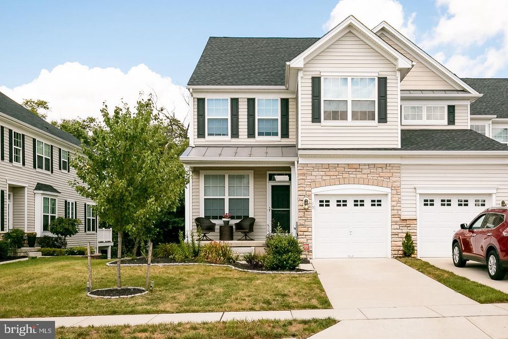 15 OVERLOOK DR, Mount Laurel, NJ 08054