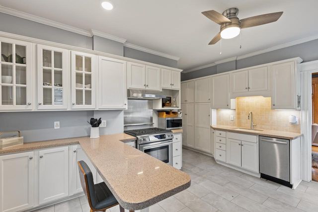 1122 Marshall Avenue, Saint Paul, MN 55104