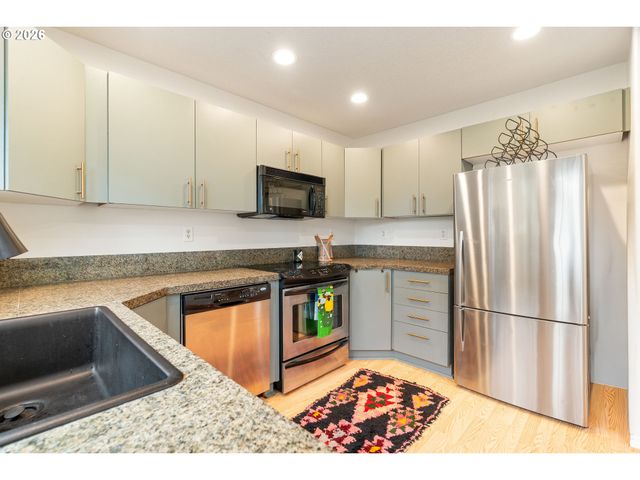 6700 N PITTSBURG Ave, Portland, OR 97203