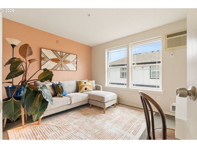 6700 N PITTSBURG Ave, Portland, OR 97203