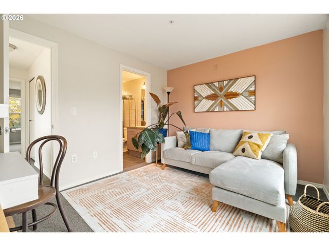 6700 N PITTSBURG Ave, Portland, OR 97203