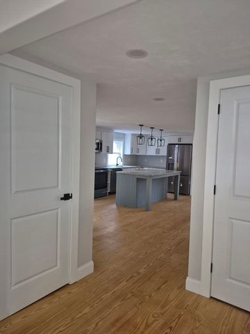 182 Main Rd, Gill, MA 01354