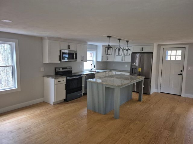 182 Main Rd, Gill, MA 01354