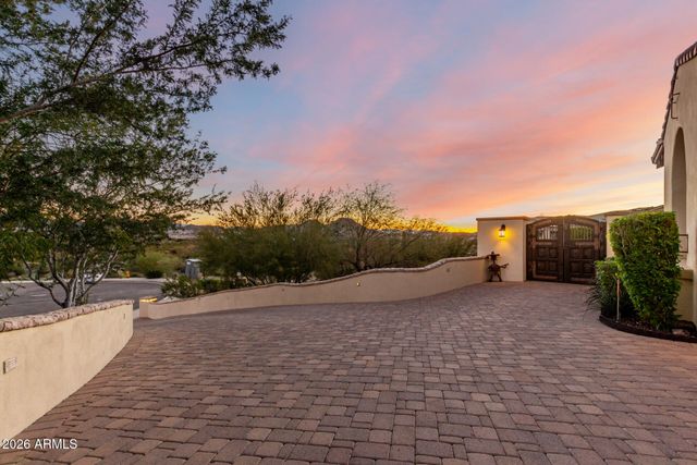 8337 W EL CORTEZ Place, Peoria, AZ 85383