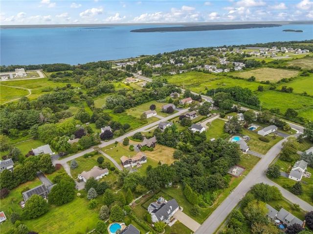8 J H Dwyer Drive, Middletown, RI 02842