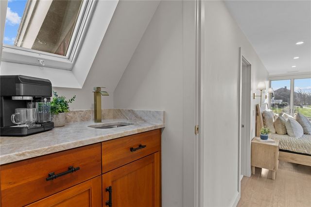 8 J H Dwyer Drive, Middletown, RI 02842