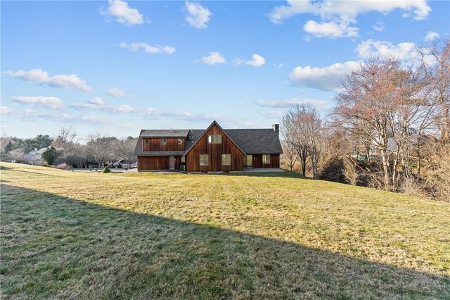 8 J H Dwyer Drive, Middletown, RI 02842