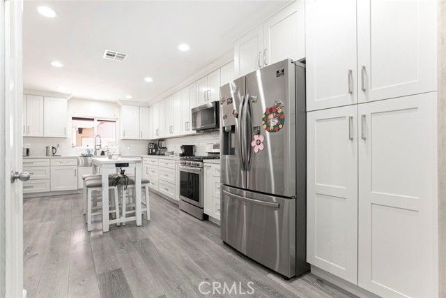 4710 Ventura Canyon Avenue, Sherman Oaks, CA 91423