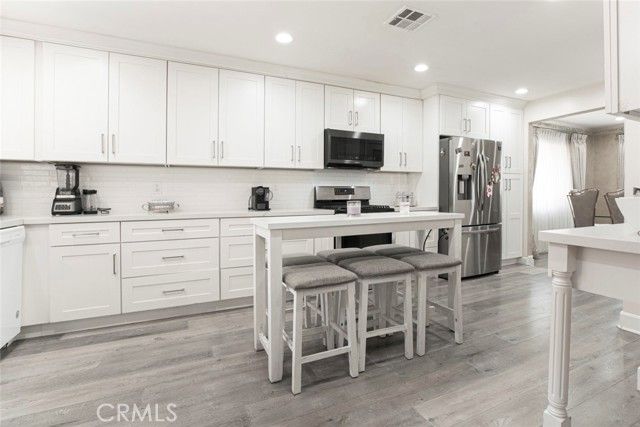 4710 Ventura Canyon Avenue, Sherman Oaks, CA 91423