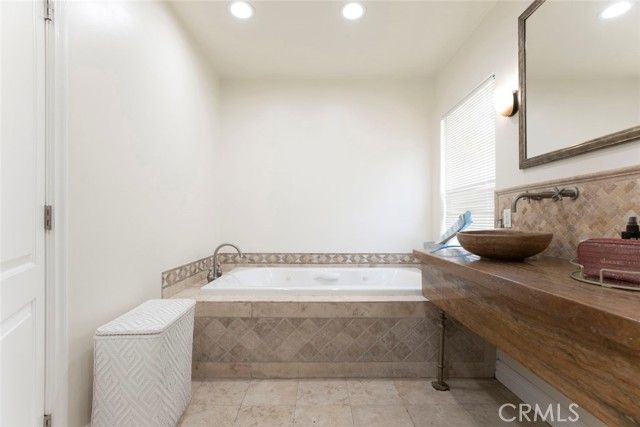 4710 Ventura Canyon Avenue, Sherman Oaks, CA 91423