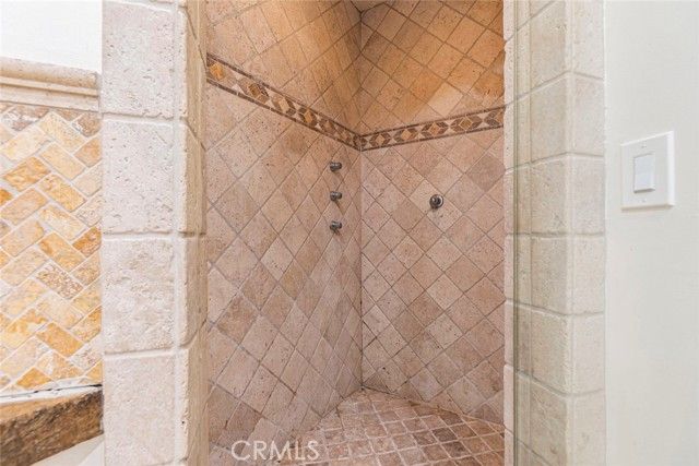 4710 Ventura Canyon Avenue, Sherman Oaks, CA 91423