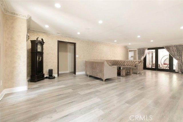 4710 Ventura Canyon Avenue, Sherman Oaks, CA 91423