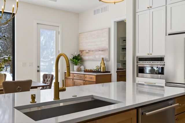 14759 Mcginty Road W, Minnetonka, MN 55391