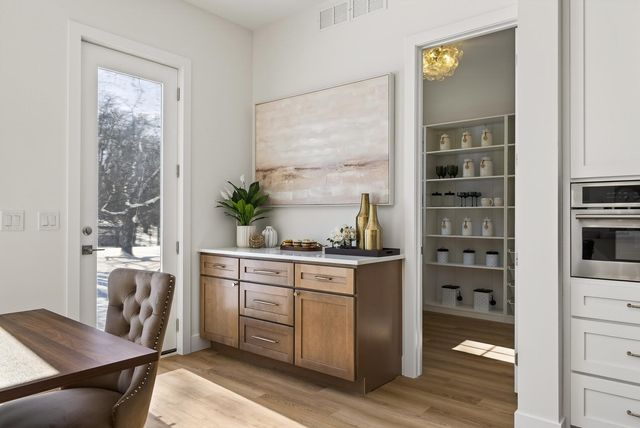 14759 Mcginty Road W, Minnetonka, MN 55391